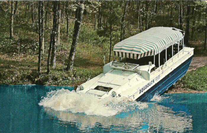 wisconsin dells boat tours schedule