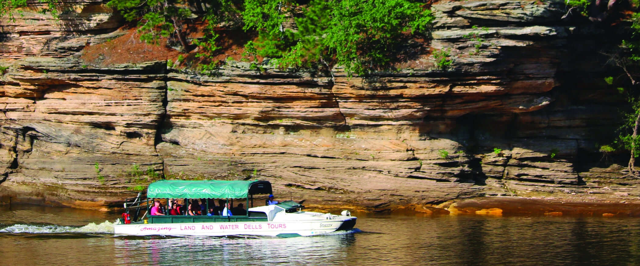 boat tour of dells